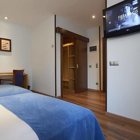Hotel 40 Nudos Aviles Exterior photo