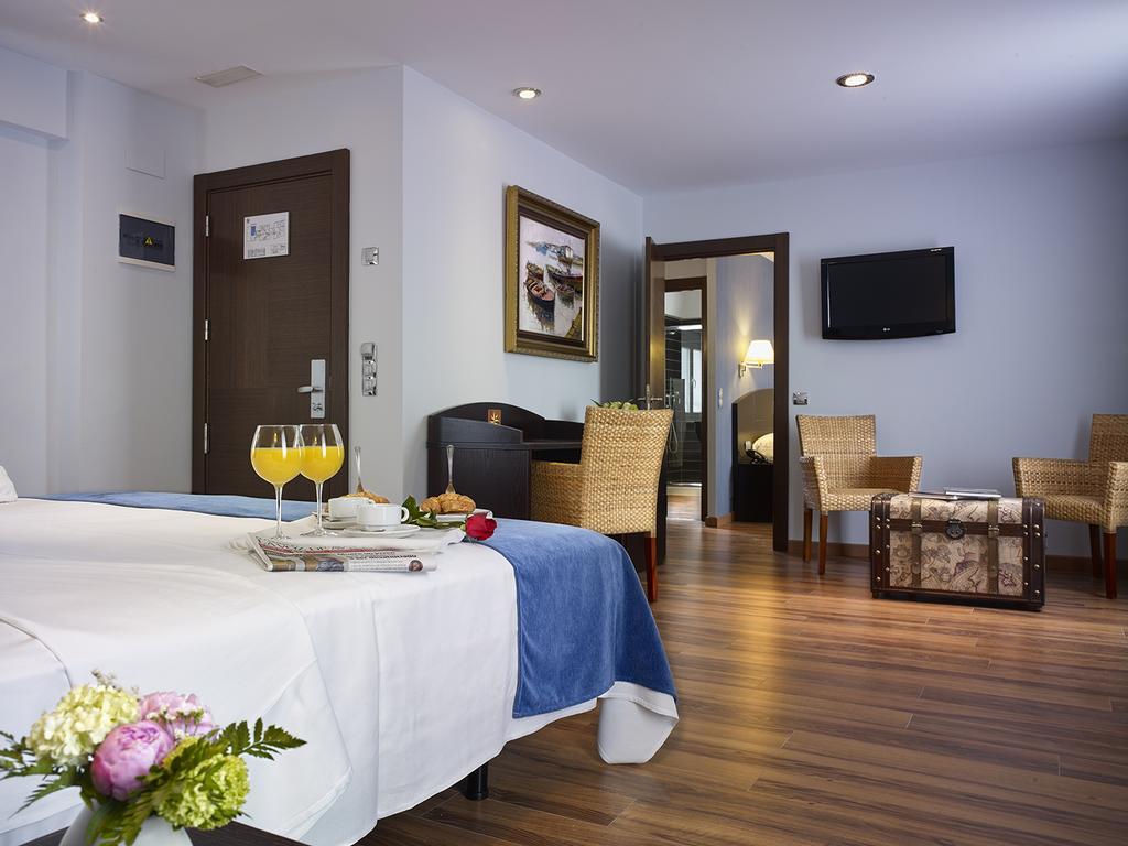 Hotel 40 Nudos Aviles Exterior photo