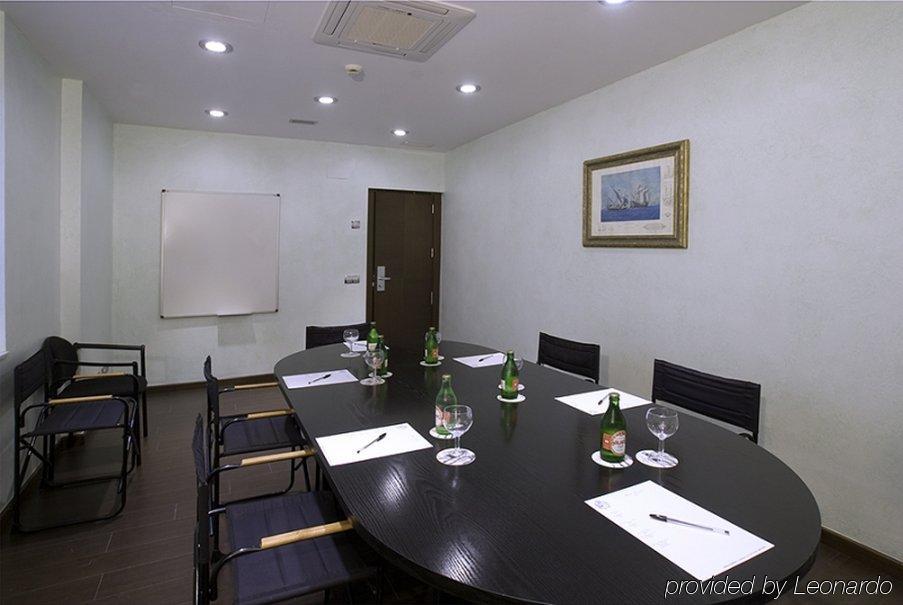 Hotel 40 Nudos Aviles Facilities photo