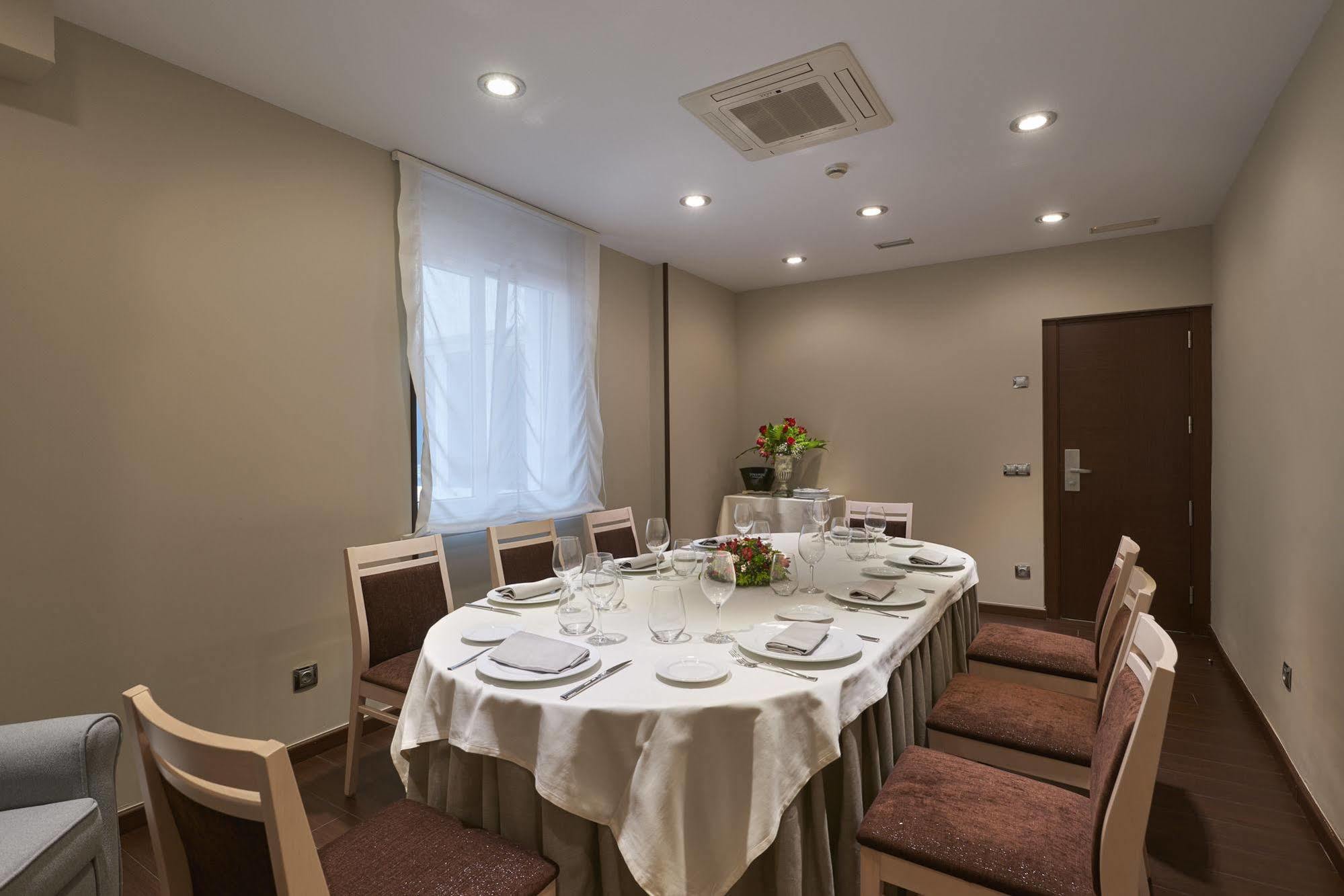 Hotel 40 Nudos Aviles Exterior photo